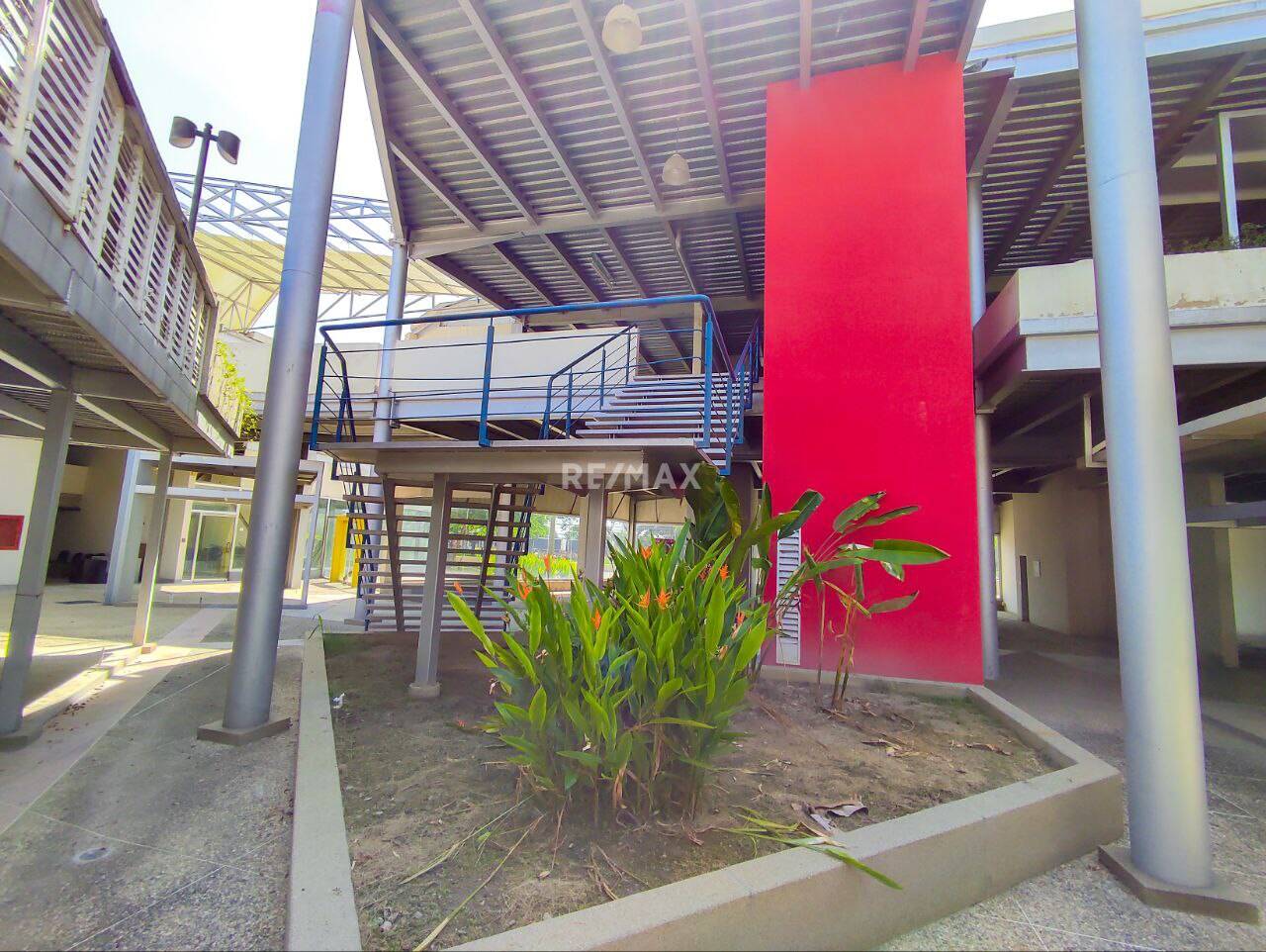 278066  Local en Venta Comercial. 33m2 en Obra Gris C.C. Prisma, Ciudad Alianza , Gua